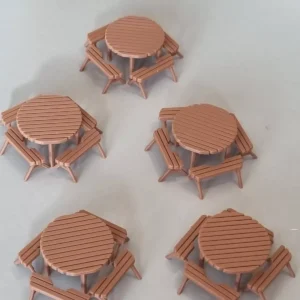 Round Picnic Tables 1/50 Scale