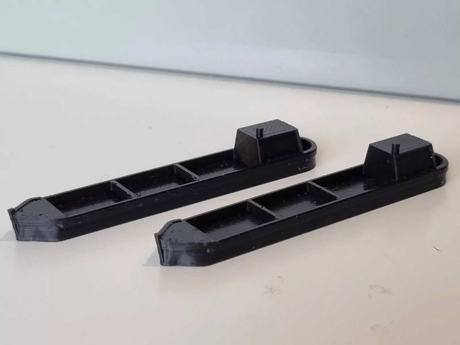 N Scale Car / Auto Trailer – Painted, 1:148 Gauge, UK Made, Fits Garage/Boat Shed Dioramas