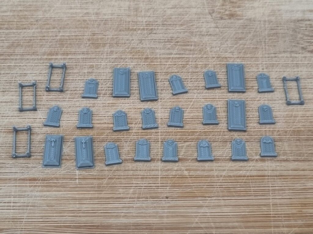 N Gauge Gravestones “Various Colours” 1/148 Scale