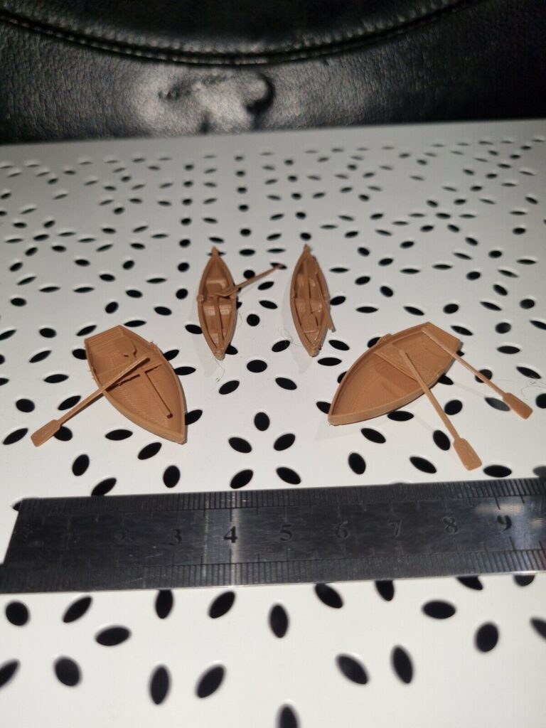 1/76 Scale Rowing Boats with Oars