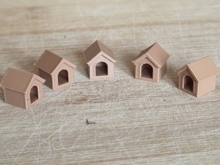 1/76 Scale Dog Houses