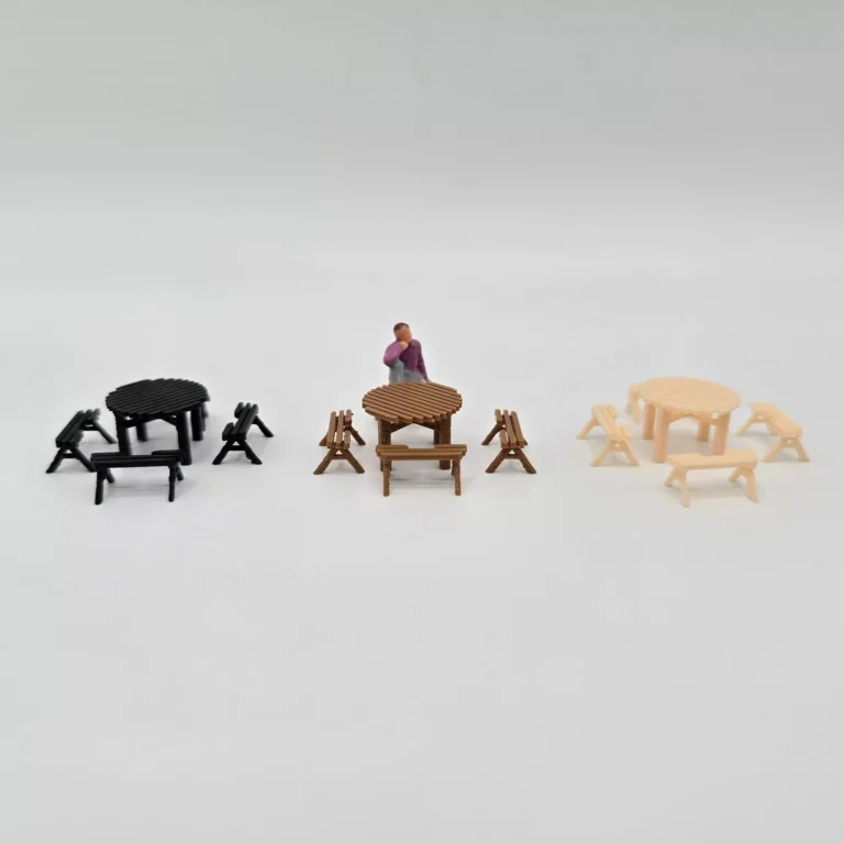 OO Gauge Round Picnic Benches