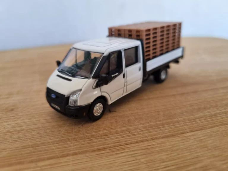 OO Gauge Ford Transit Crewcab Pallet Load For Diecast