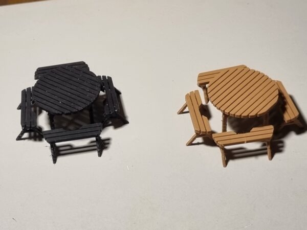 1/32 Scale Round Picnic Tables