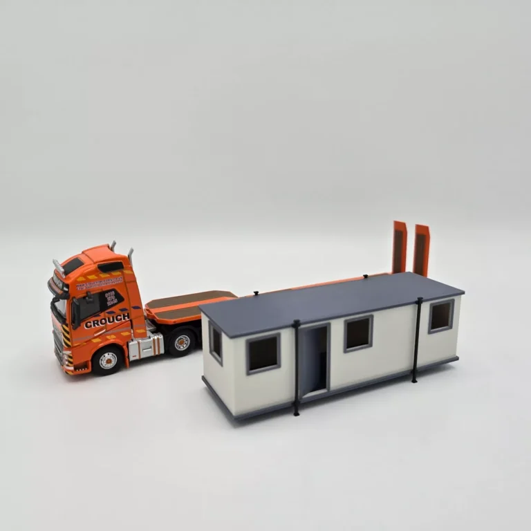 OO Gauge Portable Jack Leg Cabin