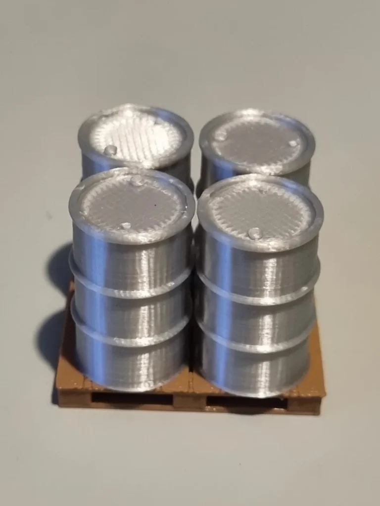 200L Oil Barrels/Drums on Brown Pallets 1/32