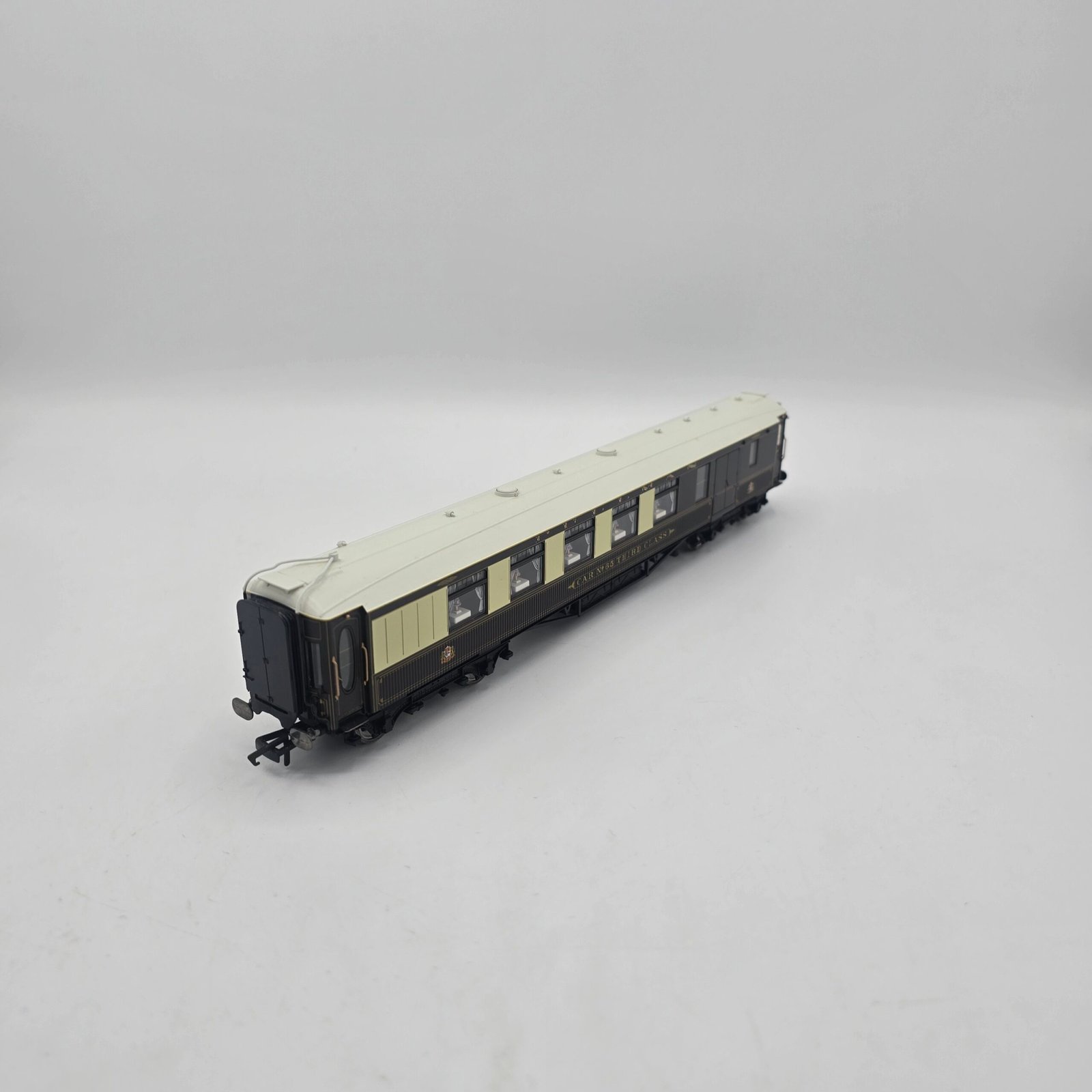 Hornby R4150 OO Gauge Pullman 3rd Class Brake Car No 65 Working Table Lamps