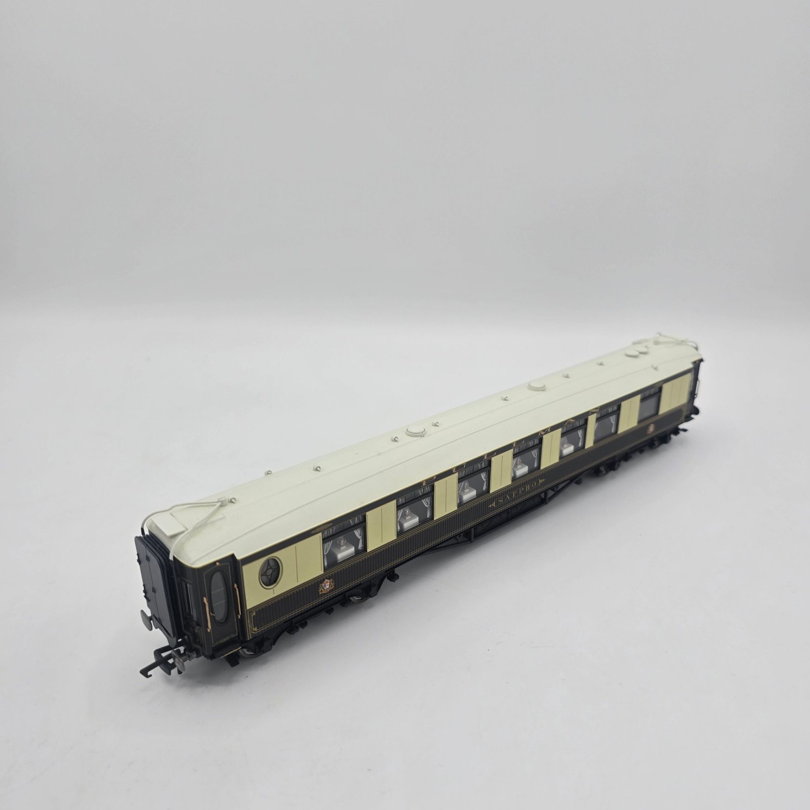 Hornby R4145A OO Gauge Pullman 1st Class Kitchen Car Sappho Working Table Lamps